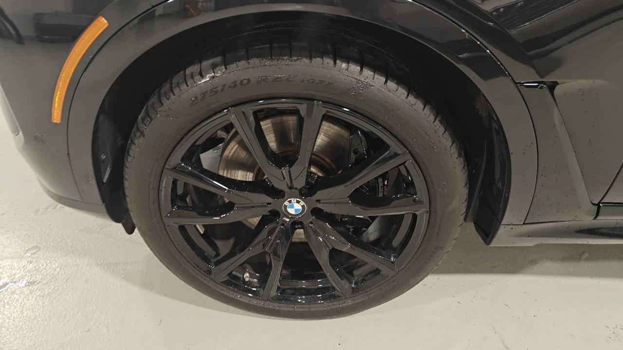 2024 BMW X7 xDrive40i 4dr All-Wheel Drive Sports Activity Vehicle Photo2
