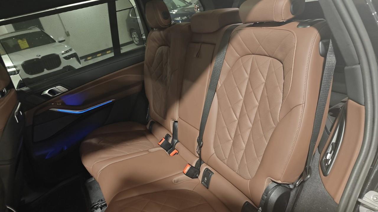 2024 BMW X7 xDrive40i 4dr All-Wheel Drive Sports Activity Vehicle Photo