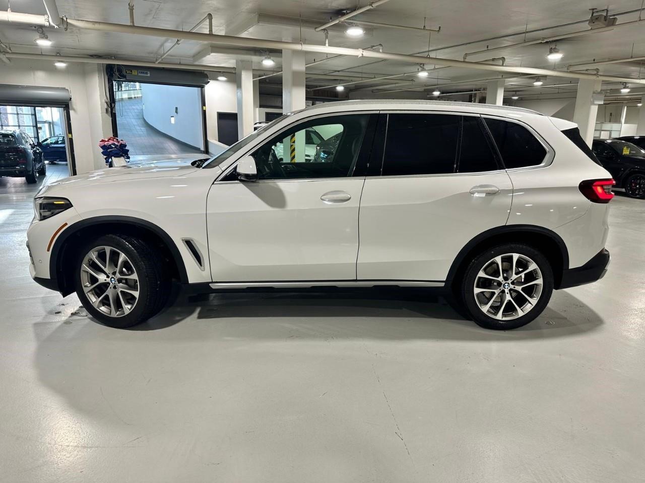 2022 BMW X5 xDrive40i 4dr All-Wheel Drive Sports Activity Vehicle Photo