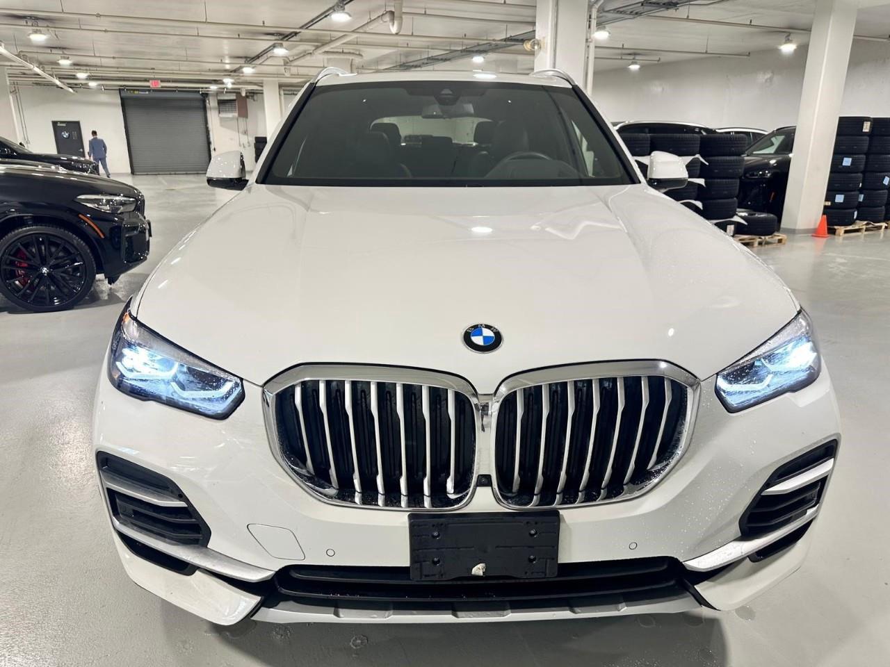 2022 BMW X5 xDrive40i 4dr All-Wheel Drive Sports Activity Vehicle Photo2