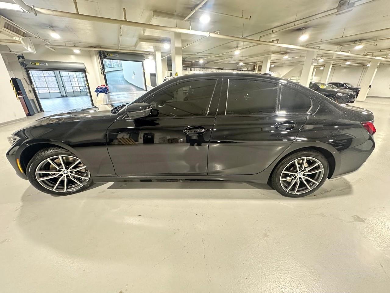 2022 BMW 330 i xDrive 4dr All-Wheel Drive Sedan Photo2