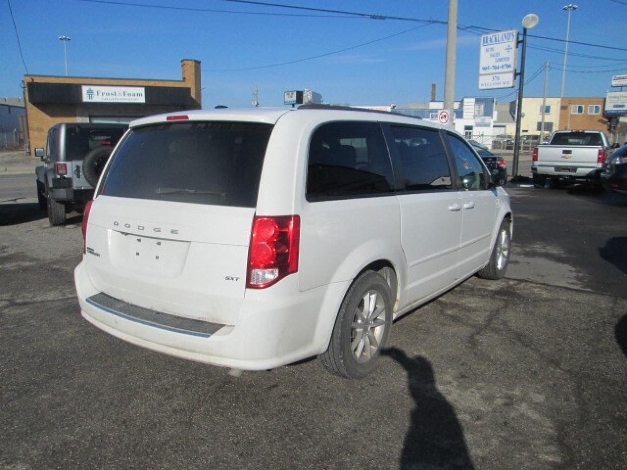 2016 Dodge Grand Caravan 4dr Wgn SXT, Stow N Go Seating, Back Up Camera Photo