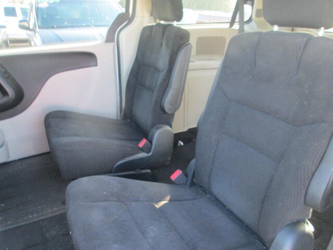 2016 Dodge Grand Caravan 4dr Wgn SXT, Stow N Go Seating, Back Up Camera Photo