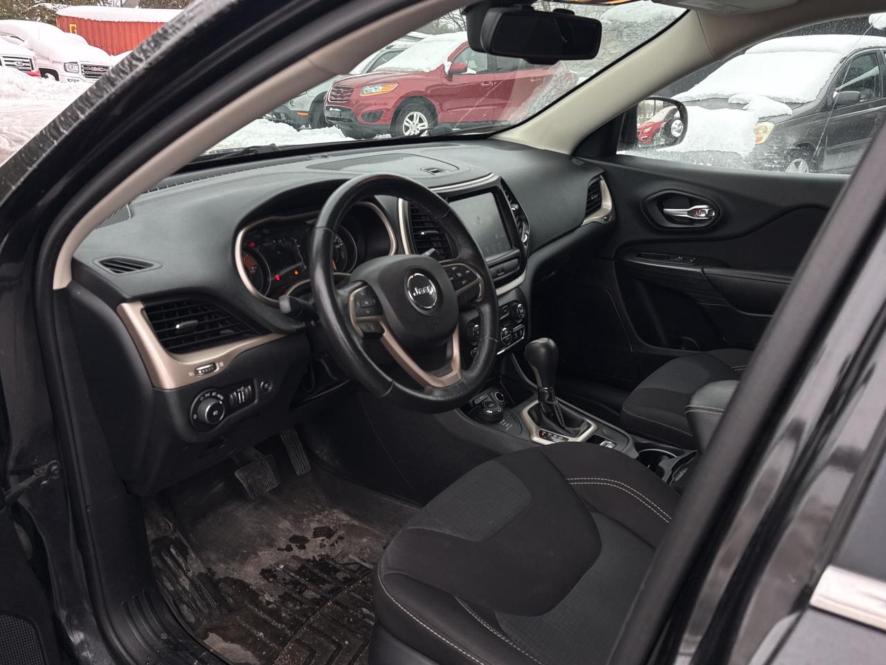 2016 Jeep Cherokee North Latitude Photo