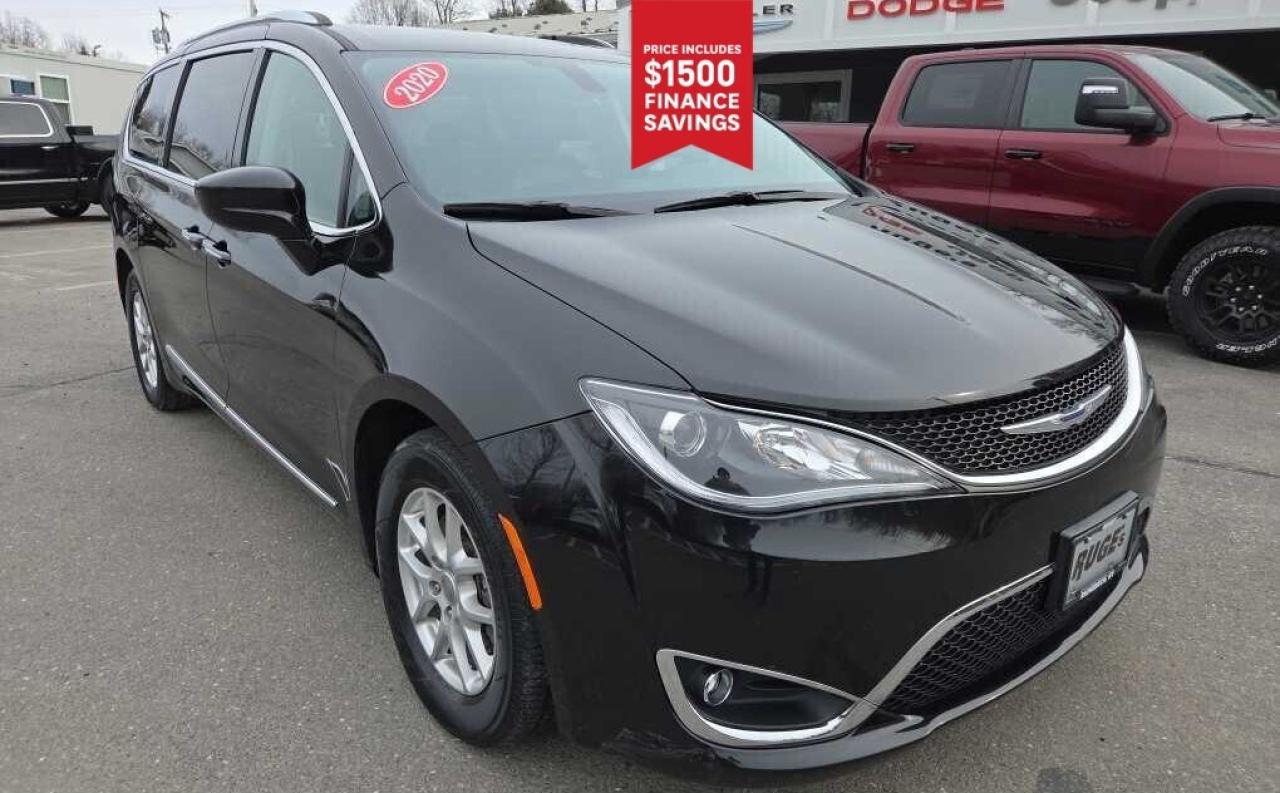 2020 Chrysler Pacifica Touring L Photo0