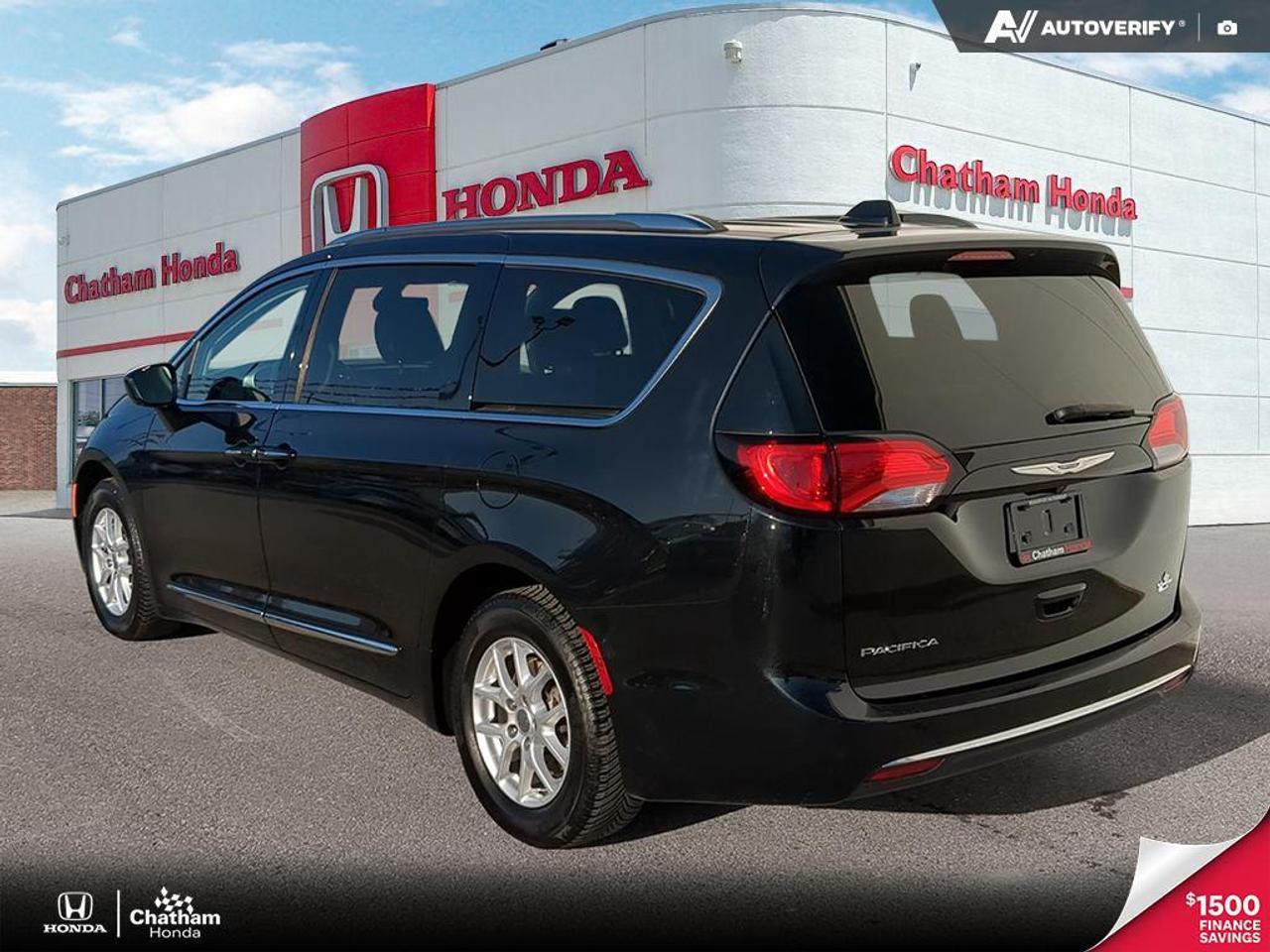 2020 Chrysler Pacifica Touring L Photo