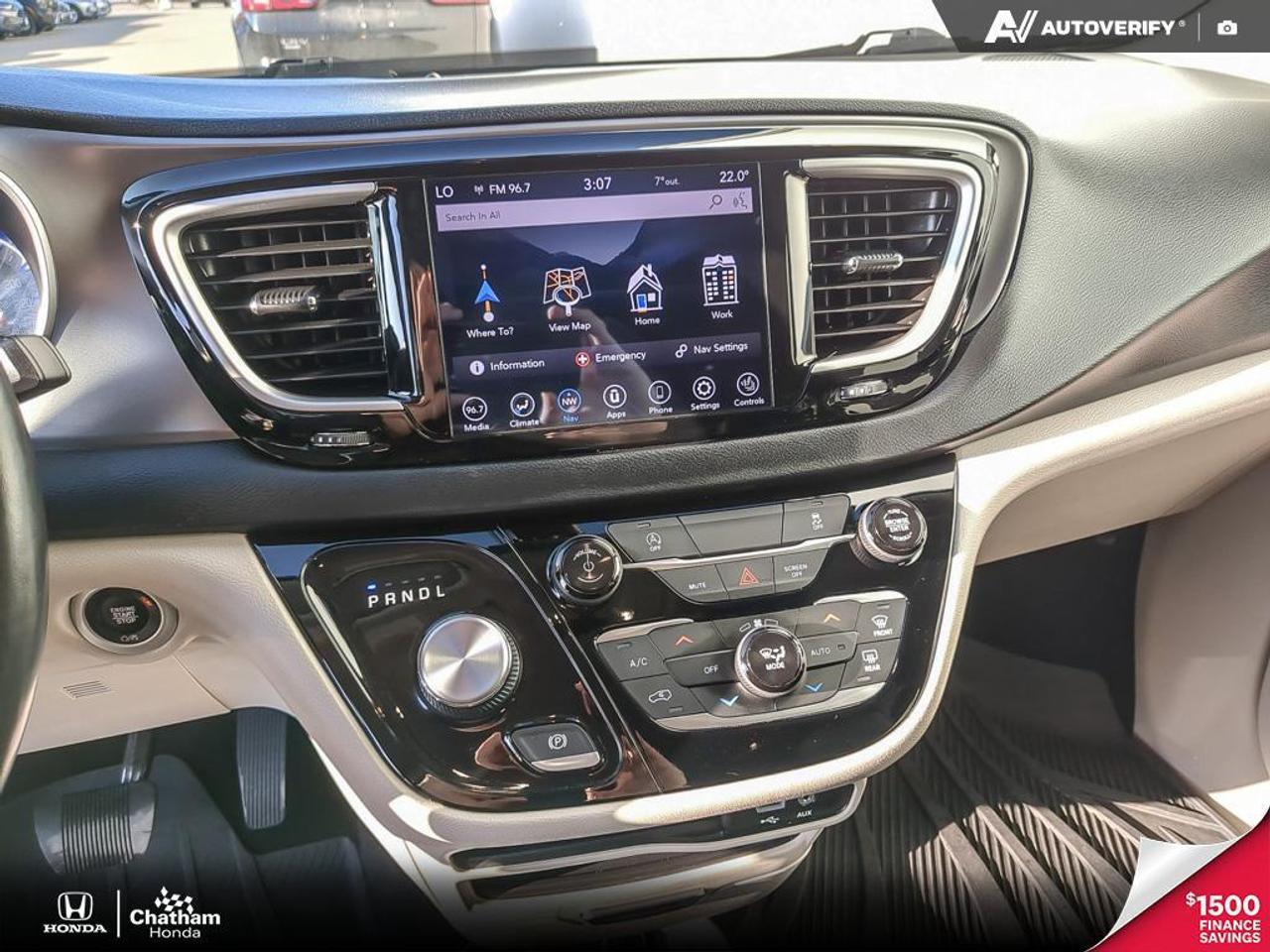 2020 Chrysler Pacifica Touring L Photo