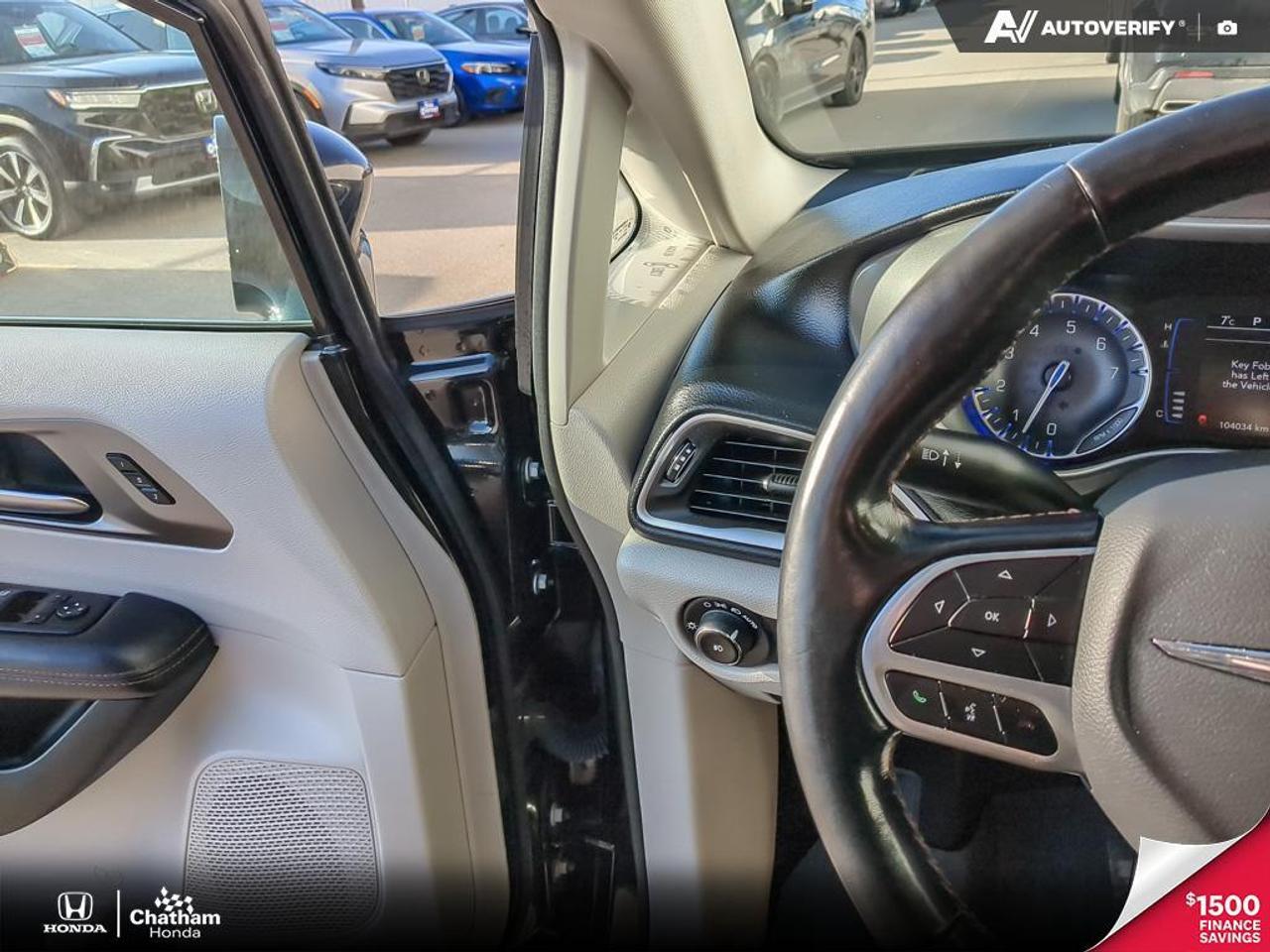 2020 Chrysler Pacifica Touring L Photo