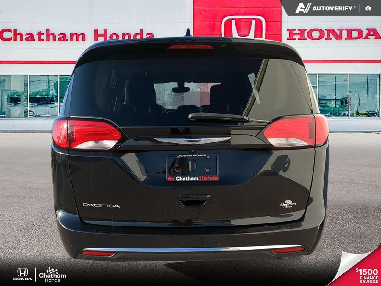 2020 Chrysler Pacifica Touring L Photo4