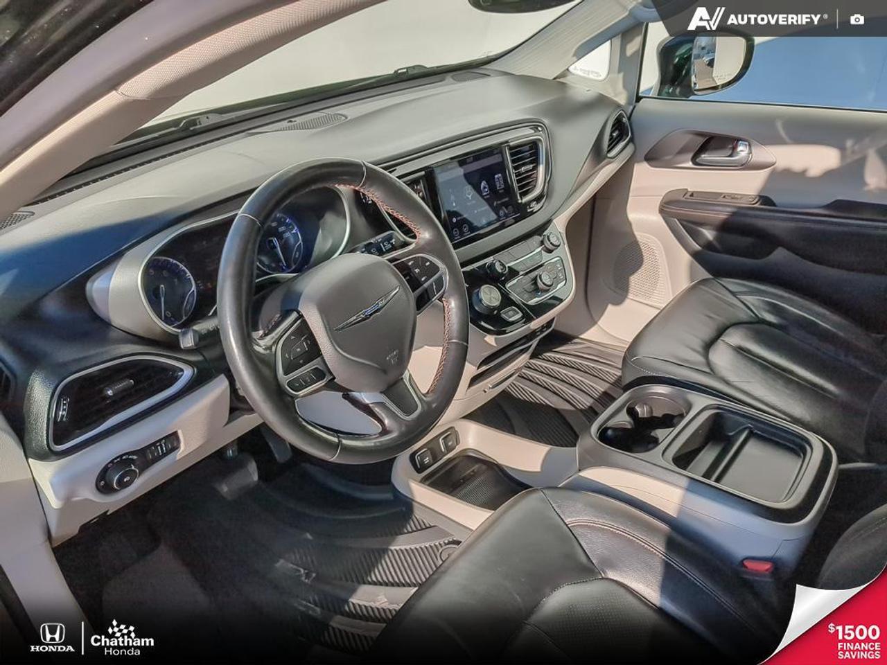 2020 Chrysler Pacifica Touring L Photo