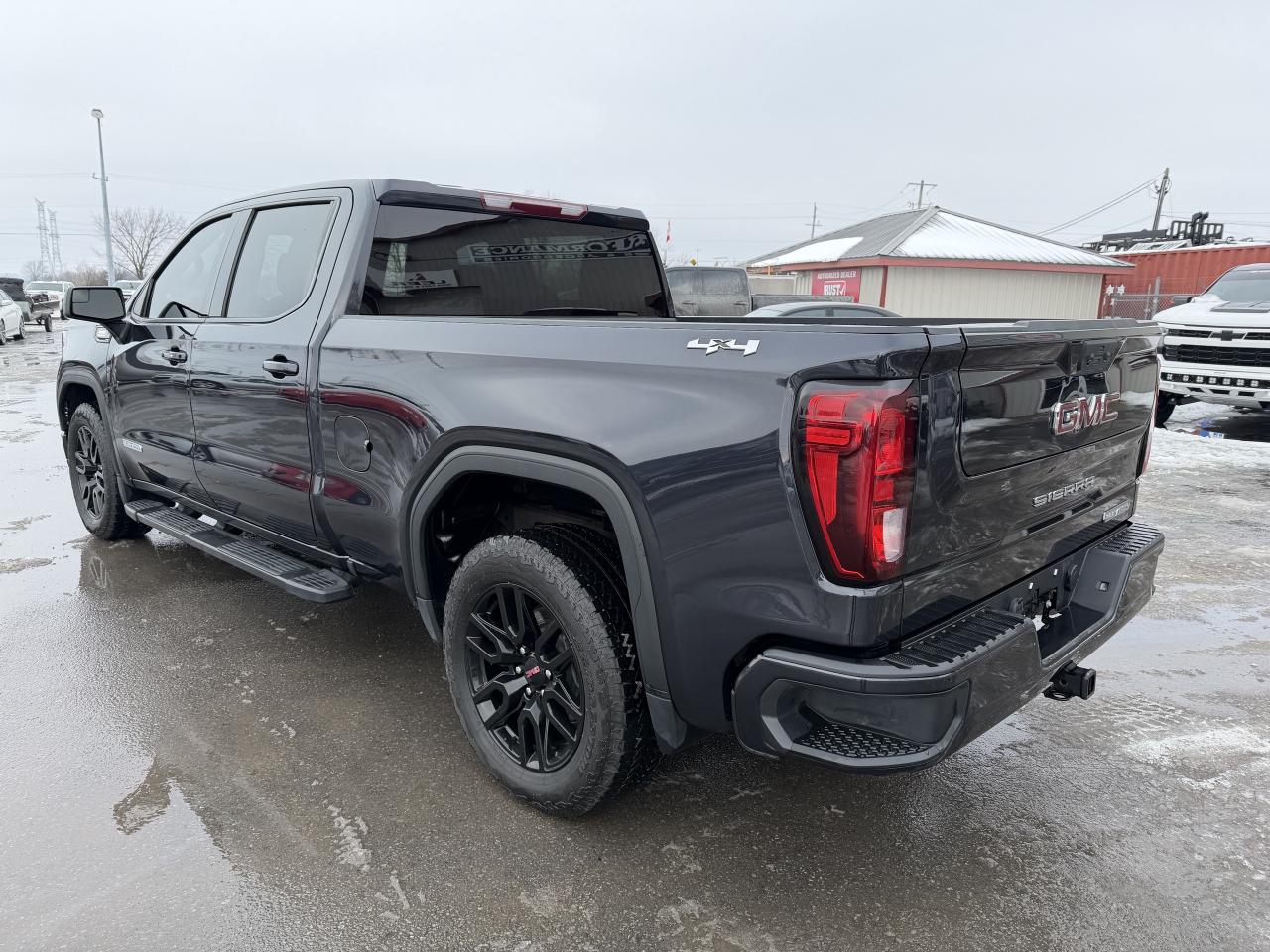 2022 GMC Sierra 1500 4WD Crew Cab 157  Elevation Photo