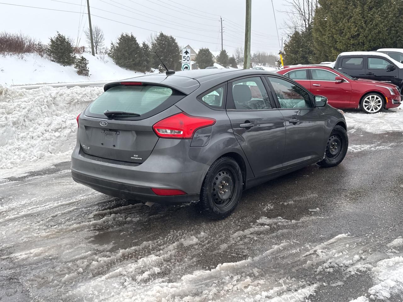 2016 Ford Focus SE Photo