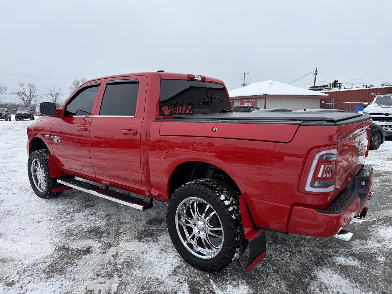 2017 RAM 1500 2WD Crew Cab 140.5  Sport Photo4