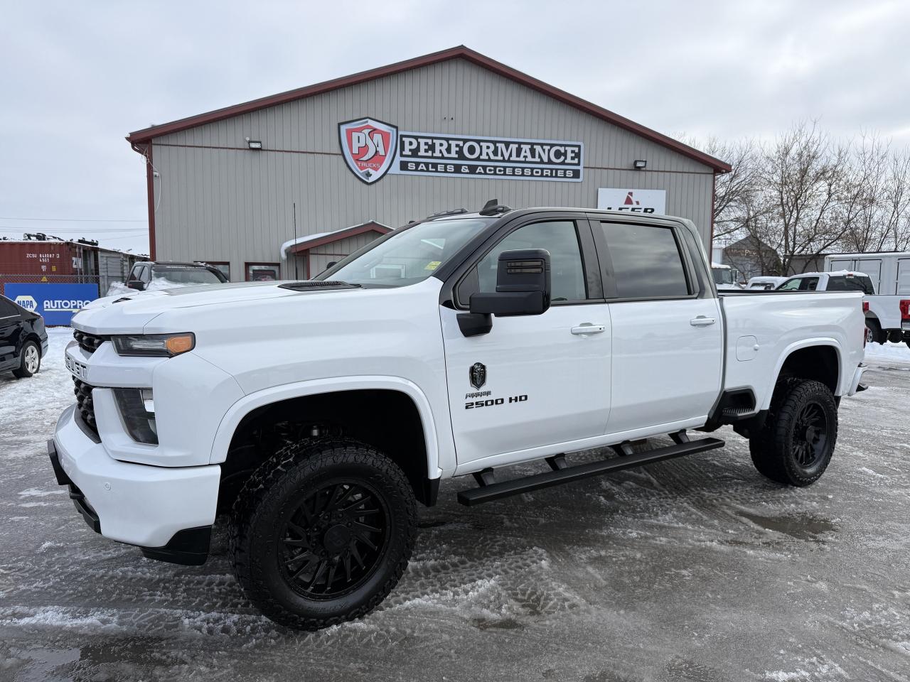 2020 Chevrolet SILVERADO 2500HD 4WD Crew Cab 159  LT Photo2
