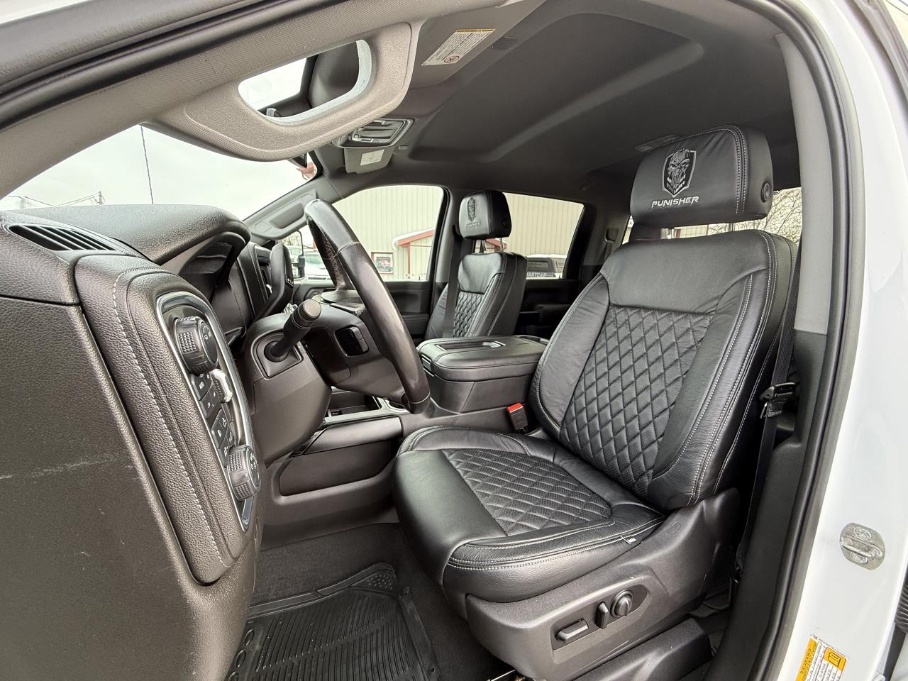 2020 Chevrolet SILVERADO 2500HD 4WD Crew Cab 159  LT Photo