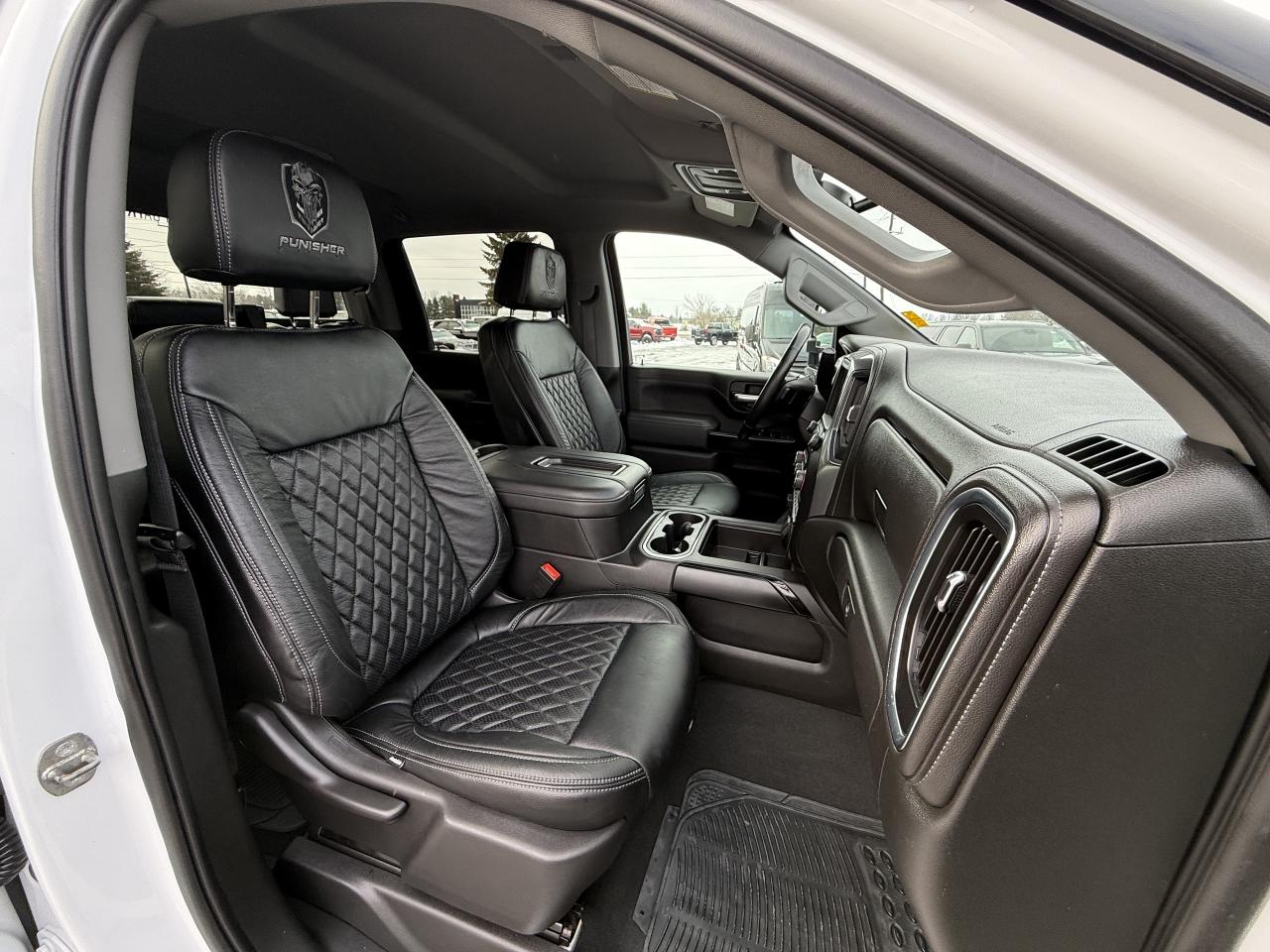 2020 Chevrolet SILVERADO 2500HD 4WD Crew Cab 159  LT Photo