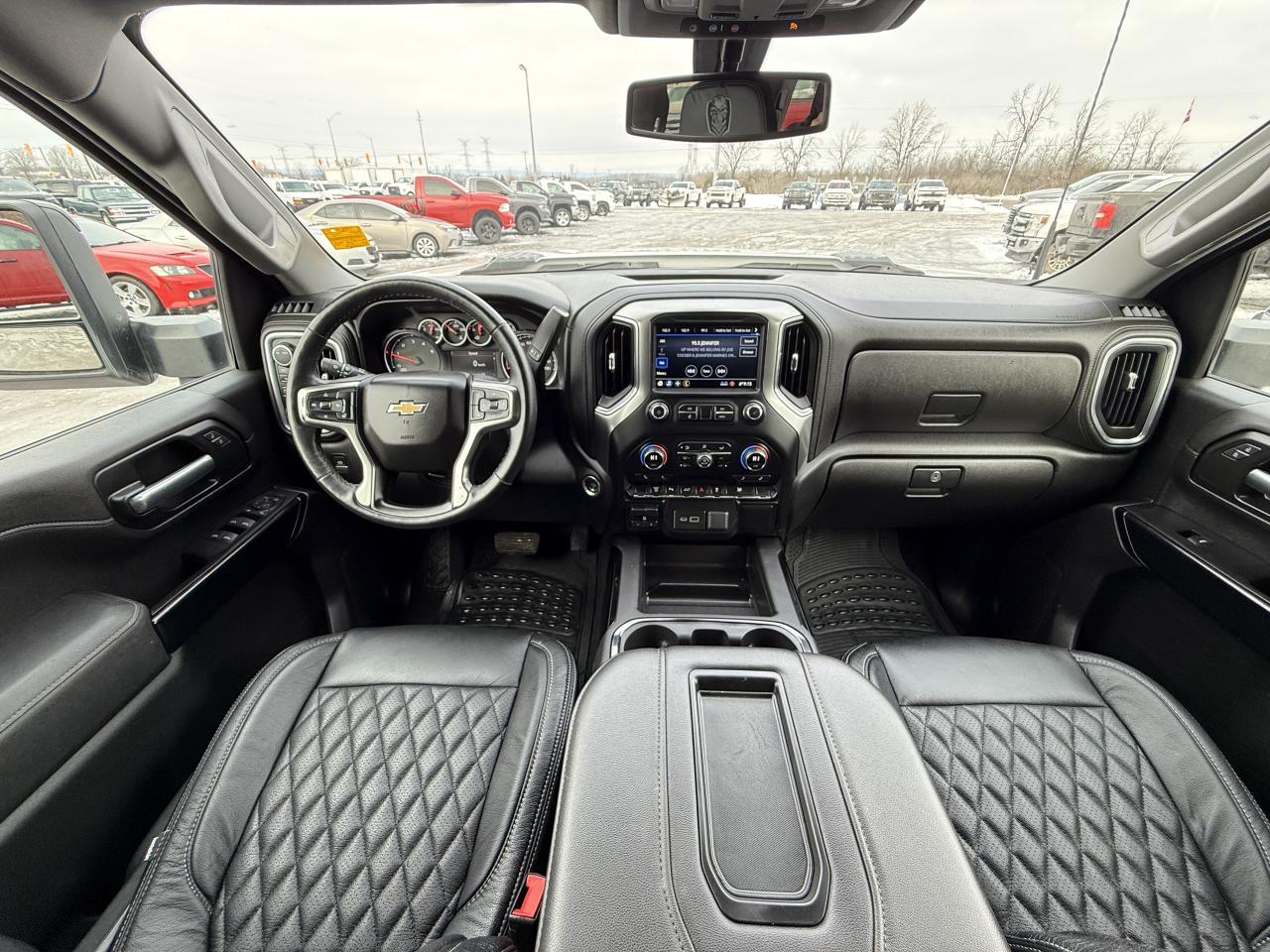 2020 Chevrolet SILVERADO 2500HD 4WD Crew Cab 159  LT Photo