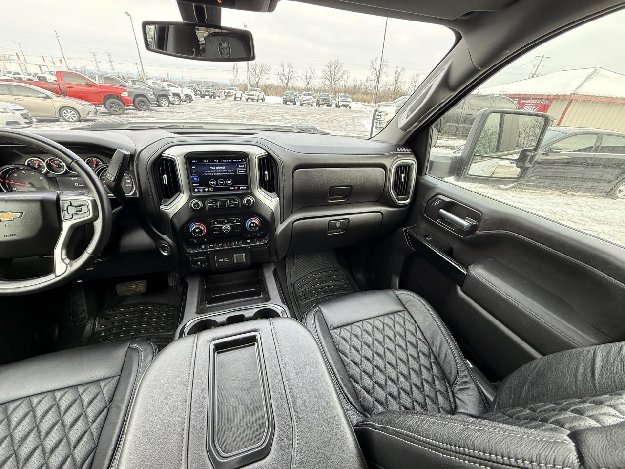 2020 Chevrolet SILVERADO 2500HD 4WD Crew Cab 159  LT Photo