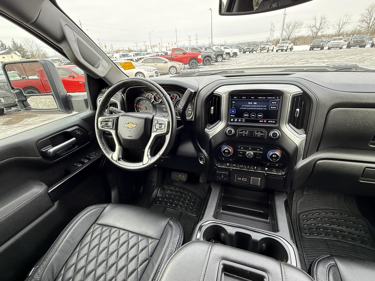 2020 Chevrolet SILVERADO 2500HD 4WD Crew Cab 159  LT Photo