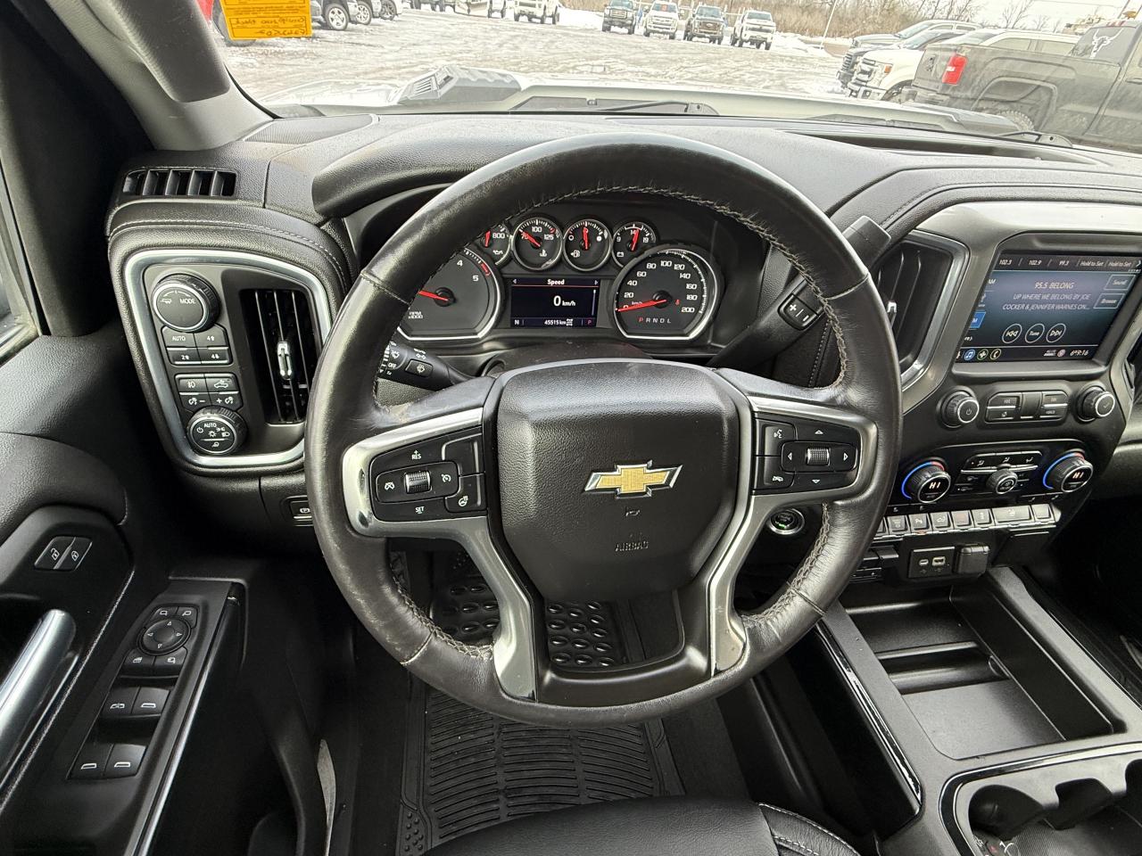 2020 Chevrolet SILVERADO 2500HD 4WD Crew Cab 159  LT Photo