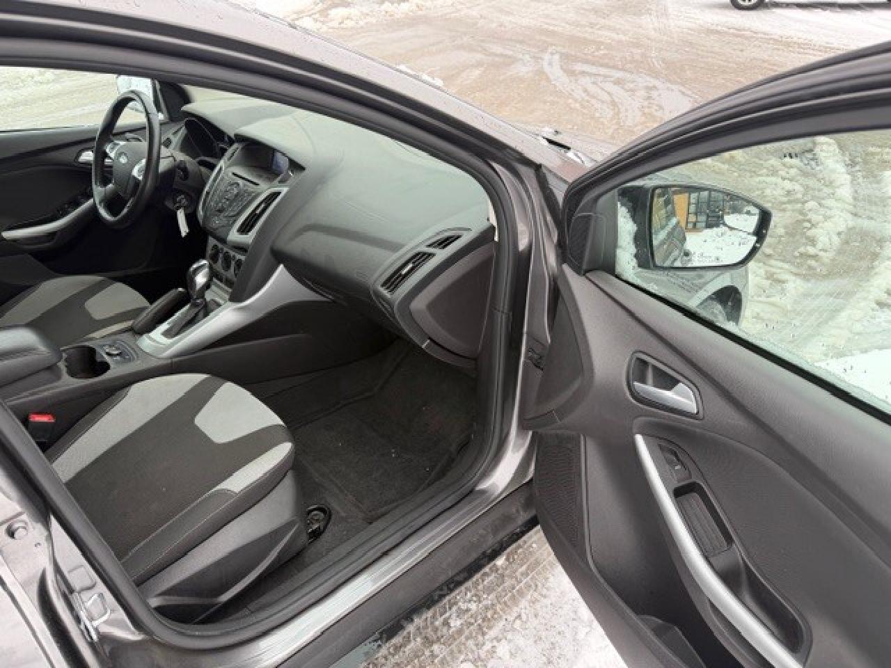 2014 Ford Focus SE/4CYL/AUTOMATIC/1 OWNER/CERTIFIED Photo