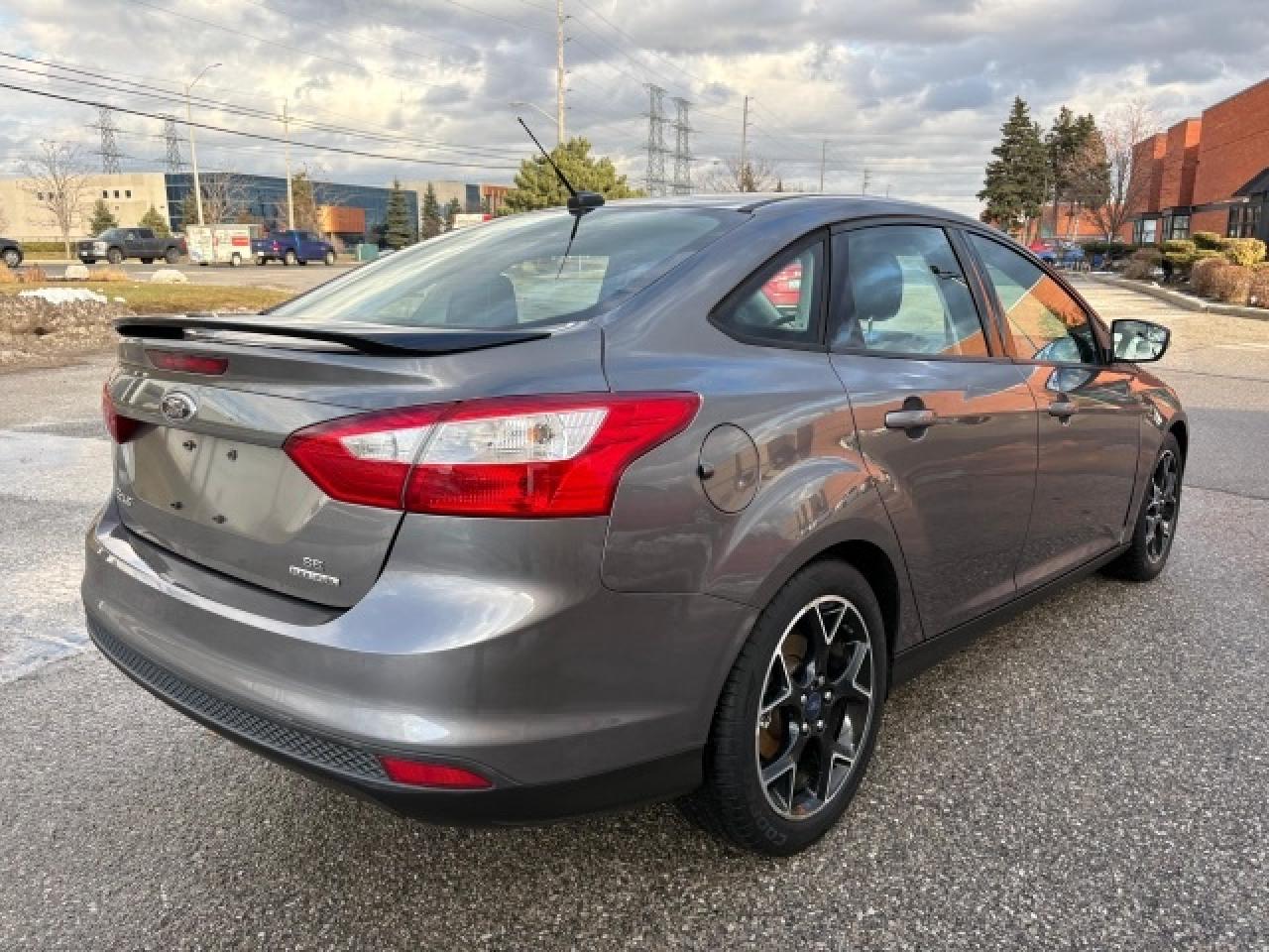 2014 Ford Focus SE/4CYL/AUTOMATIC/1 OWNER/CERTIFIED Photo