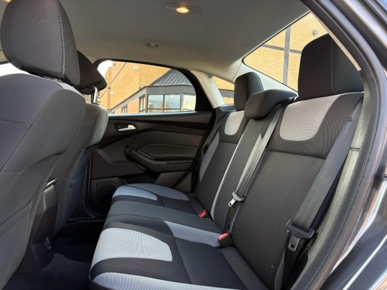 2014 Ford Focus SE/4CYL/AUTOMATIC/1 OWNER/CERTIFIED Photo