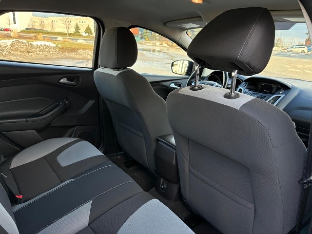 2014 Ford Focus SE/4CYL/AUTOMATIC/1 OWNER/CERTIFIED Photo