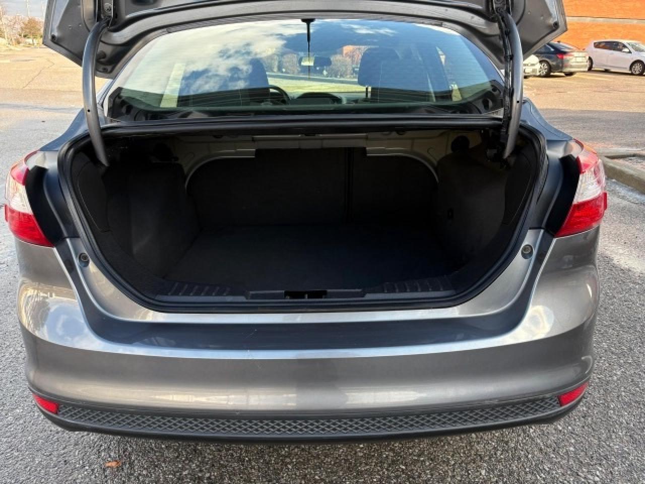 2014 Ford Focus SE/4CYL/AUTOMATIC/1 OWNER/CERTIFIED Photo