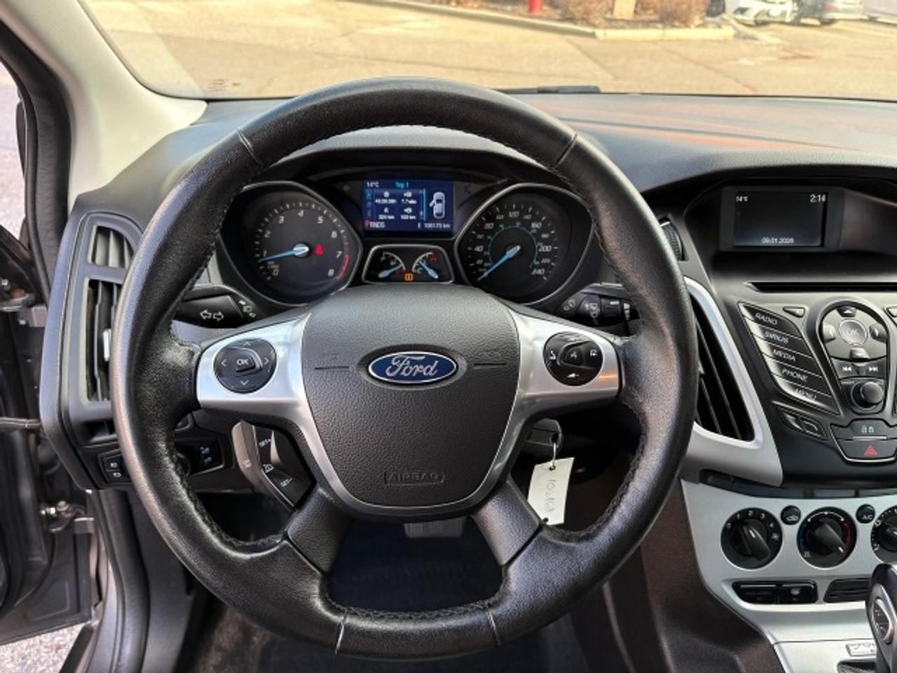2014 Ford Focus SE/4CYL/AUTOMATIC/1 OWNER/CERTIFIED Photo