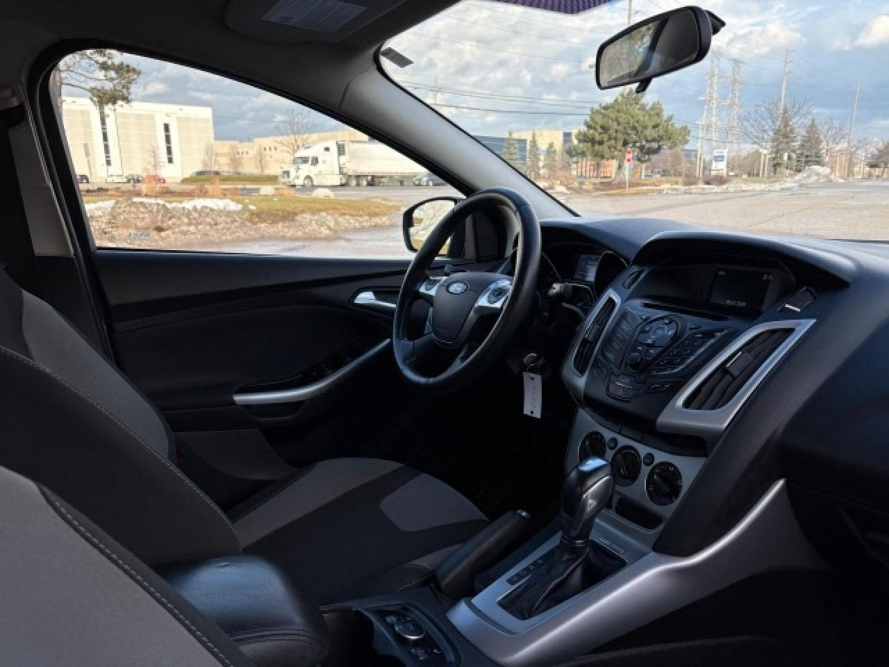 2014 Ford Focus SE/4CYL/AUTOMATIC/1 OWNER/CERTIFIED Photo