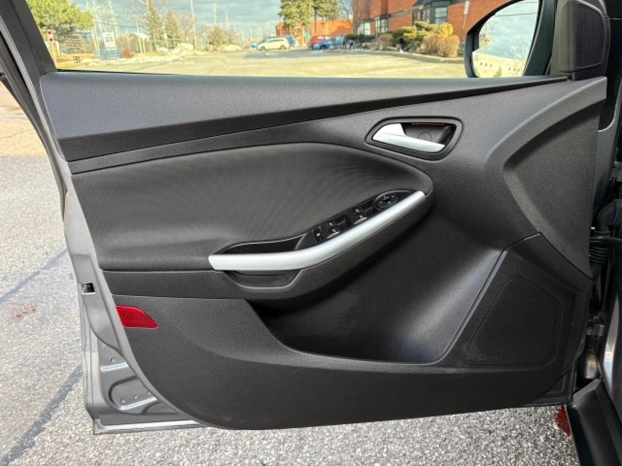 2014 Ford Focus SE/4CYL/AUTOMATIC/1 OWNER/CERTIFIED Photo