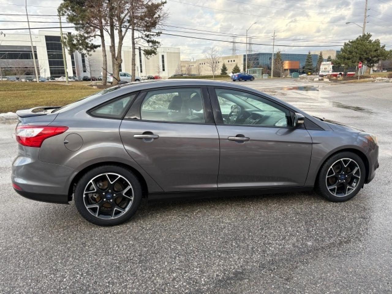 2014 Ford Focus SE/4CYL/AUTOMATIC/1 OWNER/CERTIFIED Photo