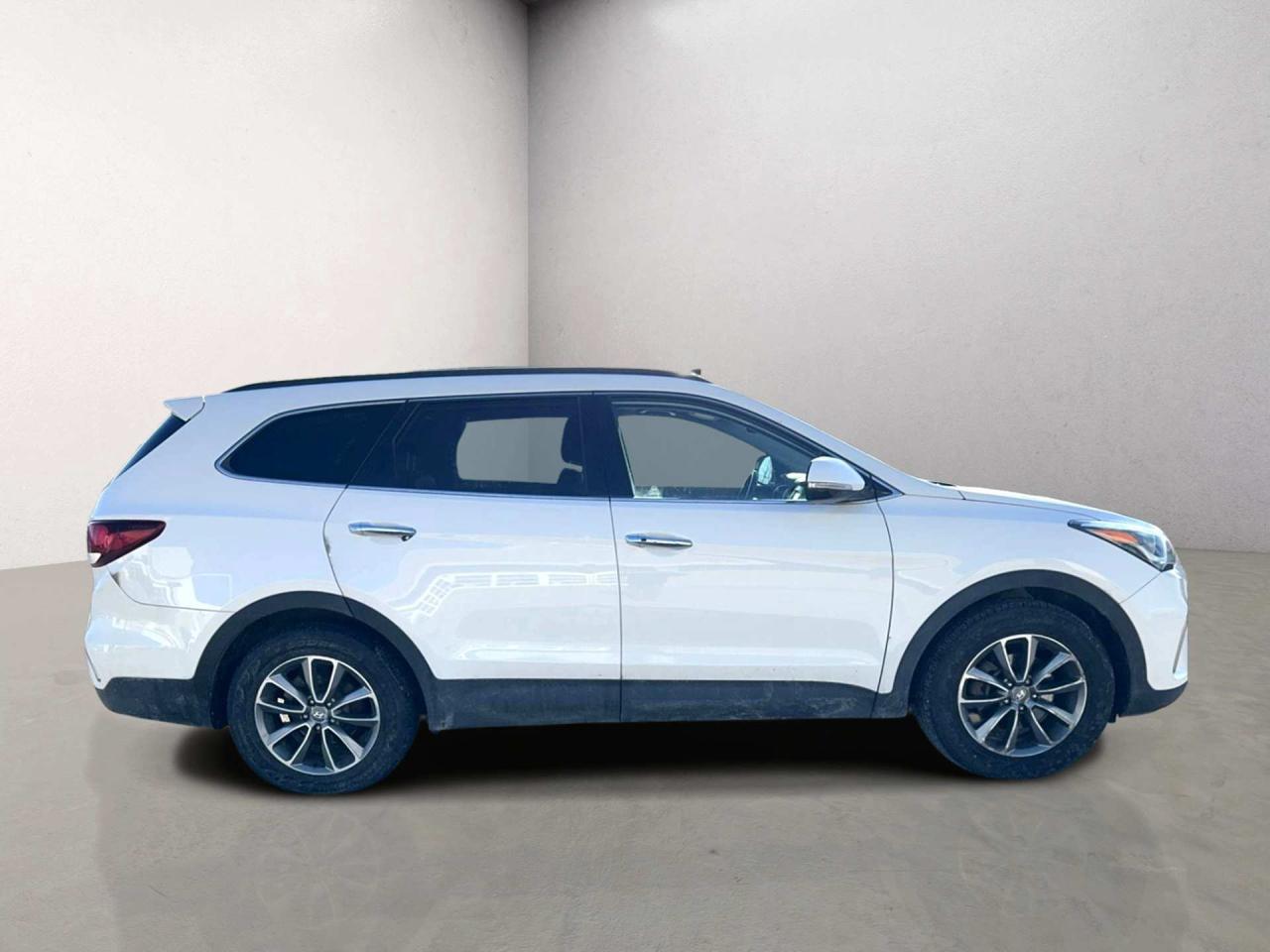 2019 Hyundai Santa Fe XL Luxury AWD 7 Pass Leather Sunroof Photo3