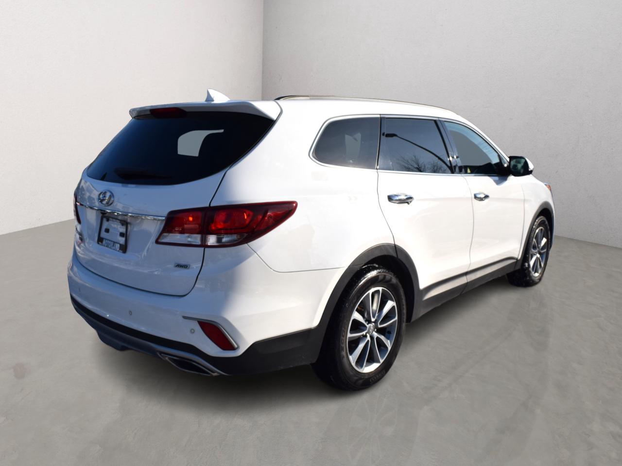 2019 Hyundai Santa Fe XL Luxury AWD 7 Pass Leather Sunroof Photo4