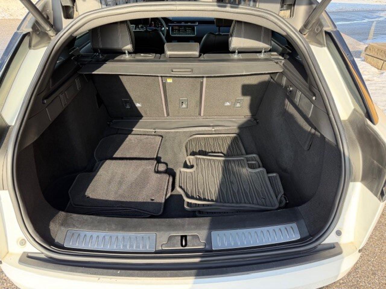 2019 Land Rover Range Rover Velar P340 R-Dynamic Adaptive Cruise Cooled Seats Photo