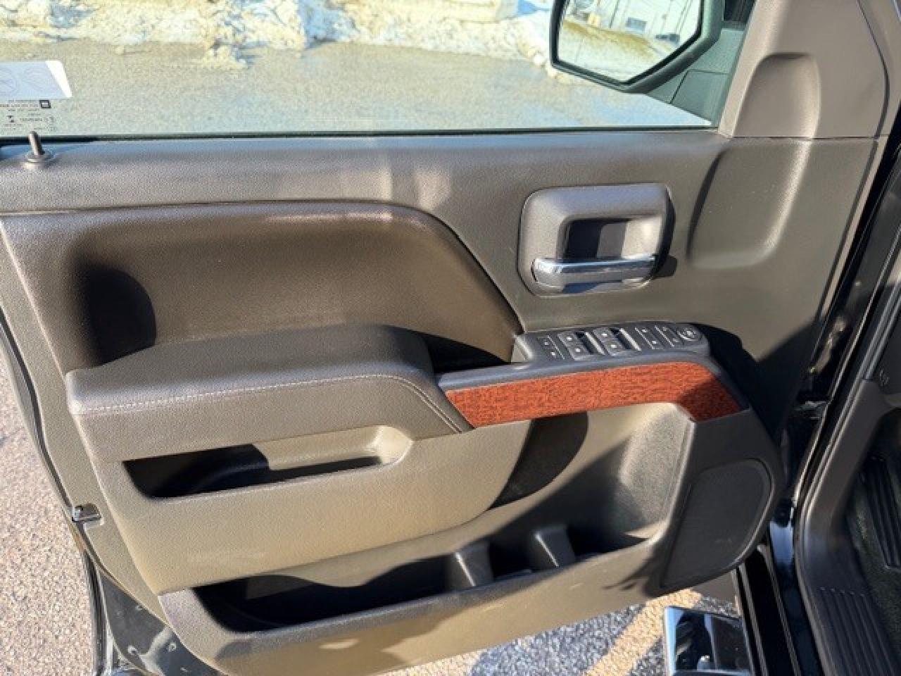 2017 GMC Sierra 1500 SLE  Z71 4WD Crew Cab Remote Starter Certified Photo