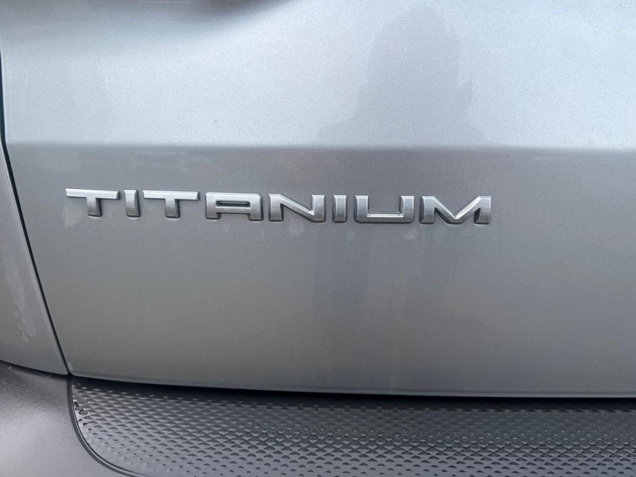 2021 Ford Escape TITANIUM   ELITE PKG    HYBRID   WIRELESS CHARGING Photo