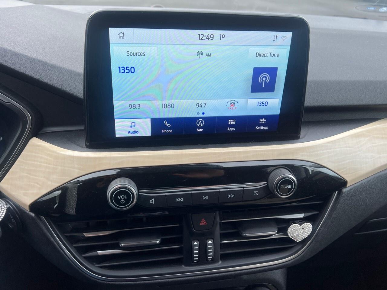 2021 Ford Escape TITANIUM   ELITE PKG    HYBRID   WIRELESS CHARGING Photo