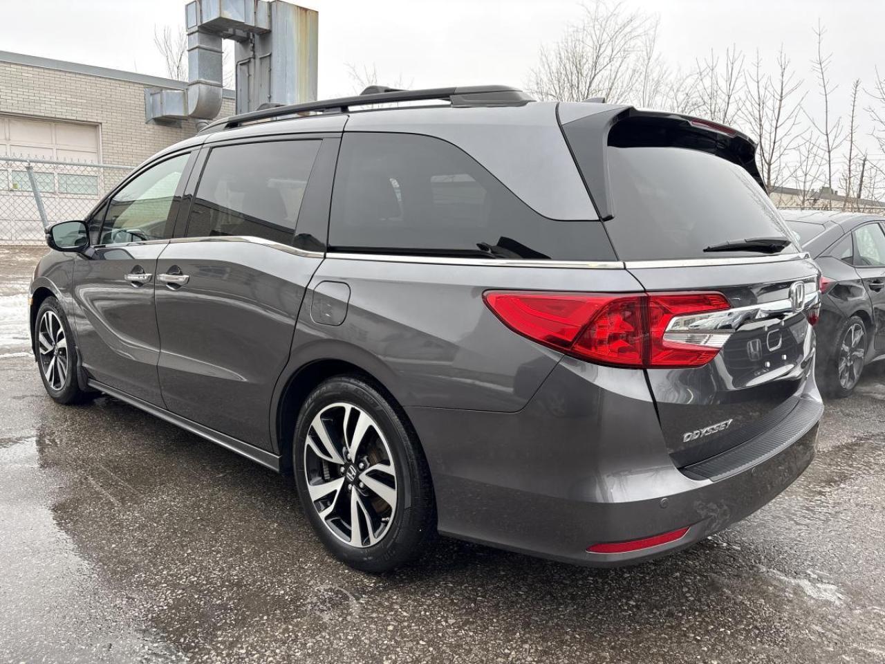 2019 Honda Odyssey Touring Photo3