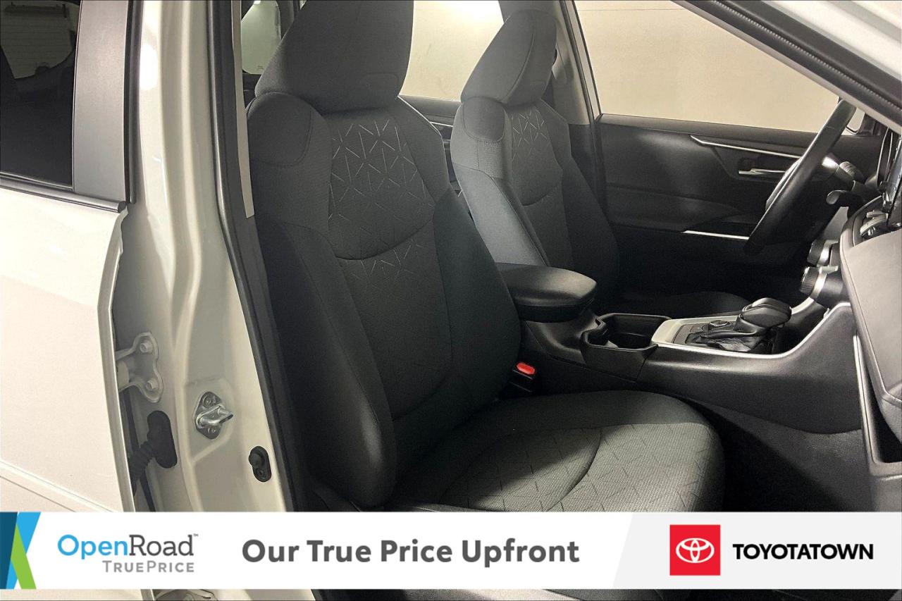 2021 Toyota RAV4 Hybrid XLE! LOADED! ELIGIBLE FOR OPEN ROAD LEASING! Photo