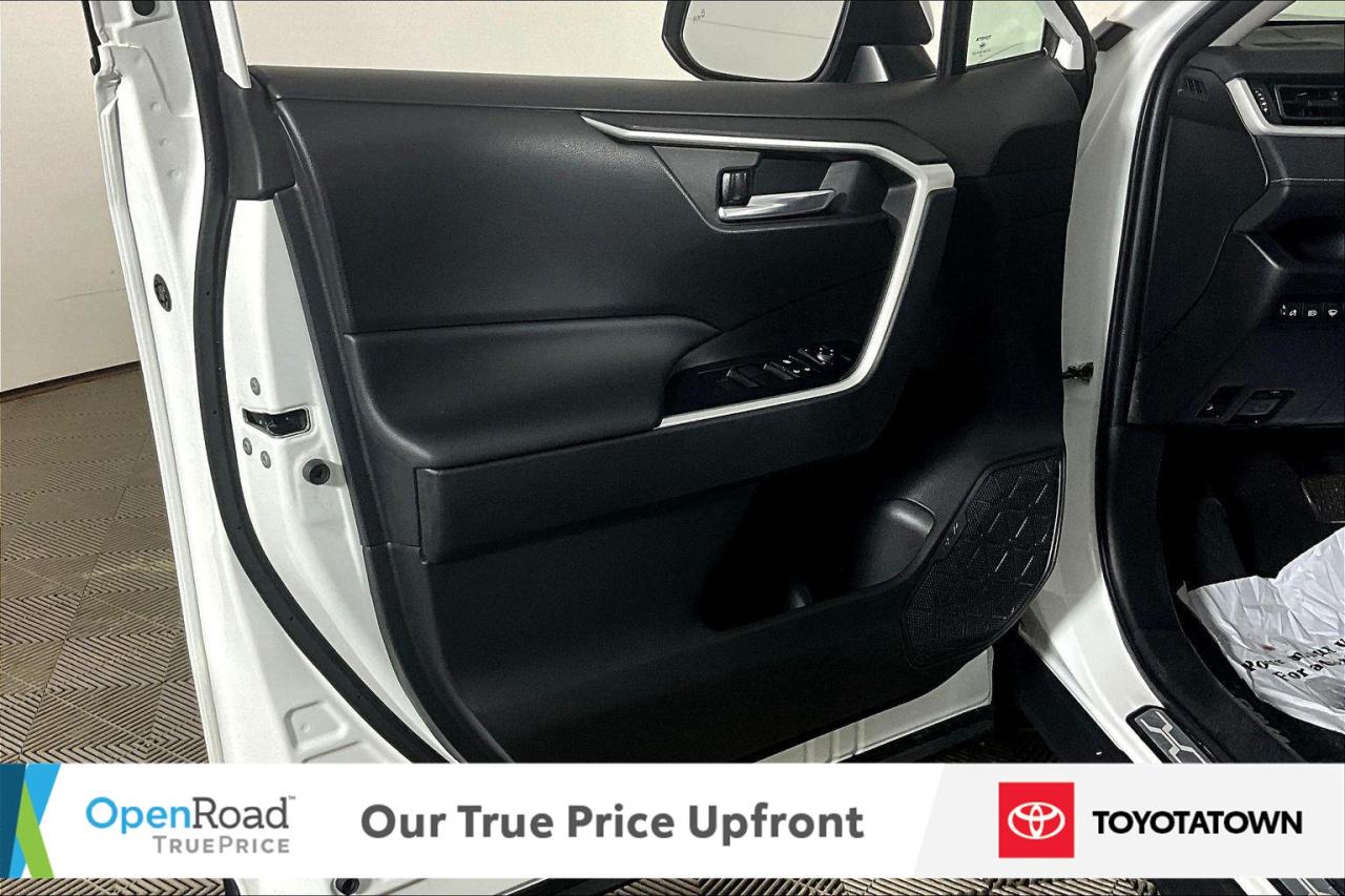 2021 Toyota RAV4 Hybrid XLE! LOADED! ELIGIBLE FOR OPEN ROAD LEASING! Photo