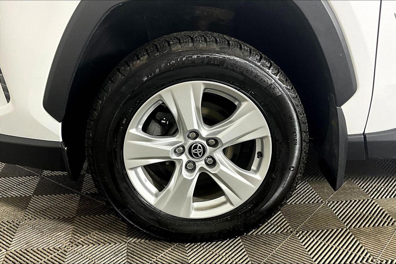 2021 Toyota RAV4 Hybrid XLE AWD Photo