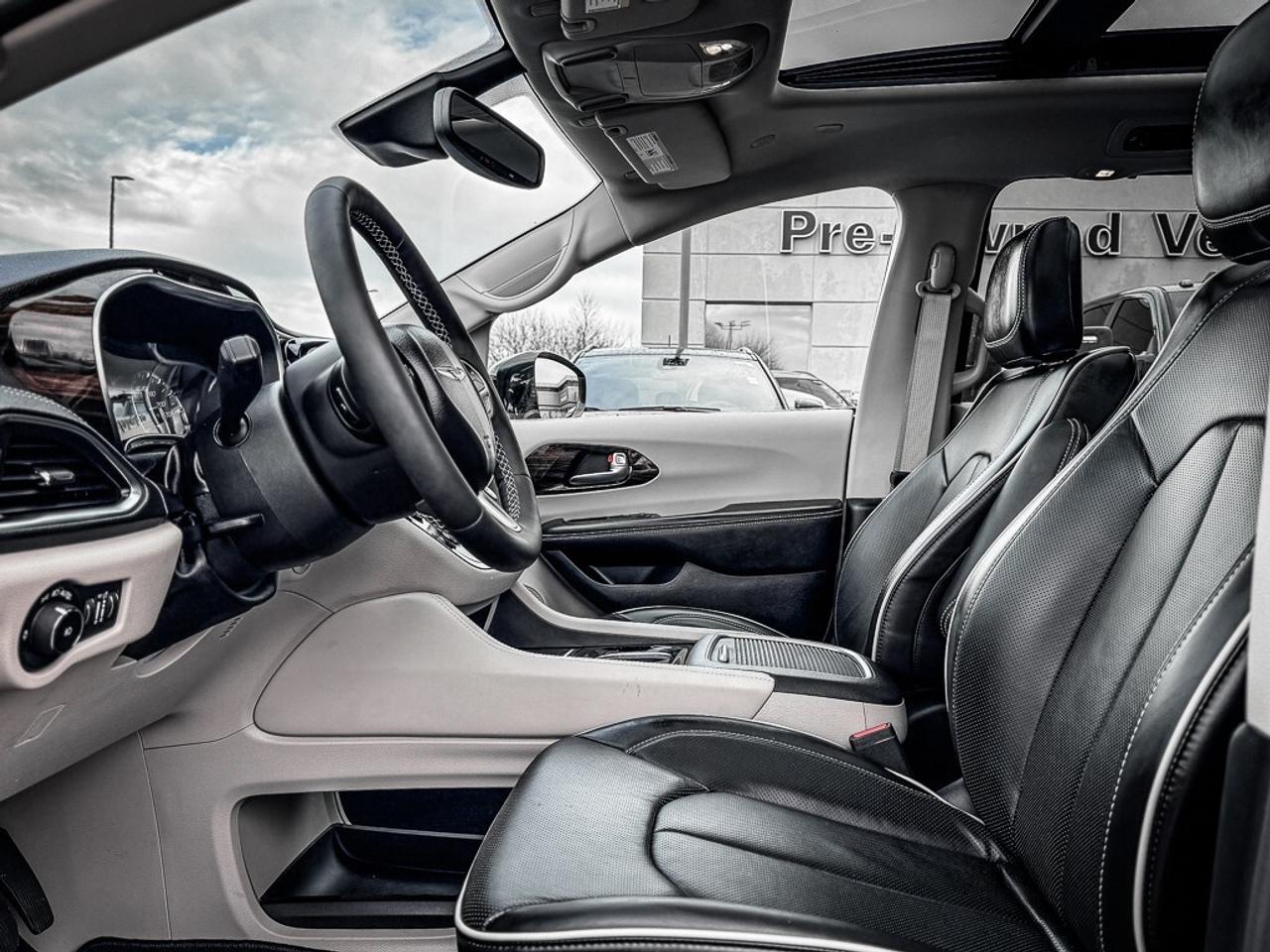 2024 Chrysler Pacifica Limited   PWR DOORS   HEATED/VENTED LEATHER   BLIN Photo