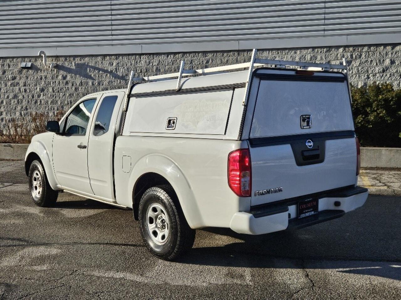2018 Nissan Frontier 2.5L 4 CYLINDER GAS SAVER-CAMERA-1 OWNER-KING CAB! Photo2