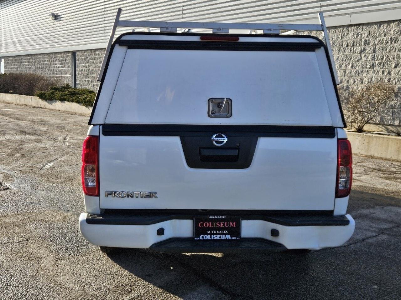 2018 Nissan Frontier 2.5L 4 CYLINDER GAS SAVER-CAMERA-1 OWNER-KING CAB! Photo3