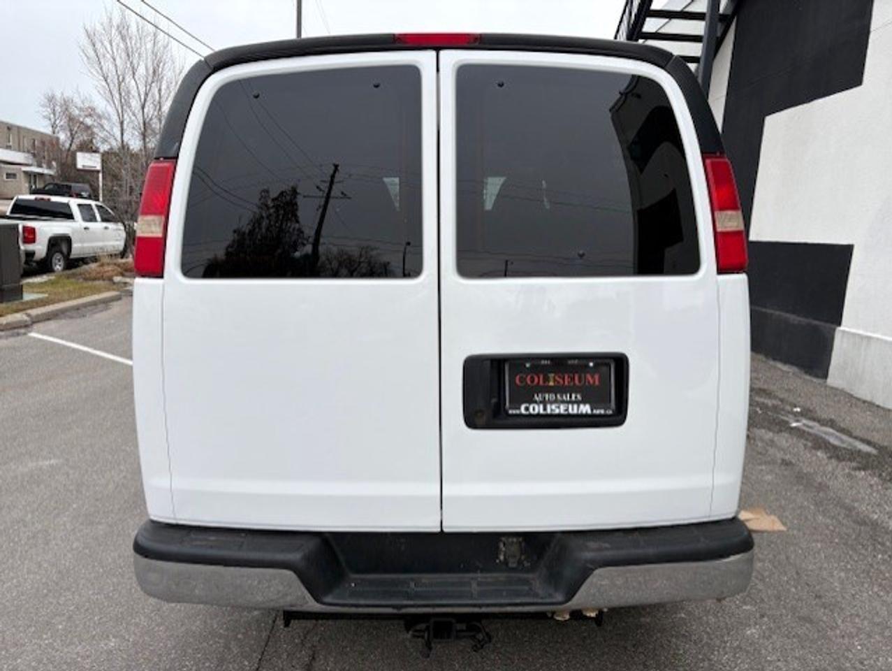 2012 Chevrolet Express Passenger 3500 **12 PASS-SLIDING DOOR-NEW BRAKES-CERTIFIED** Photo3