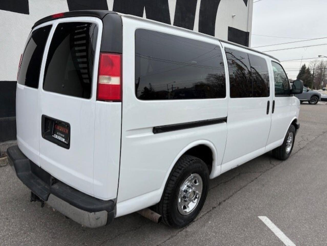 2012 Chevrolet Express Passenger 3500 **12 PASS-SLIDING DOOR-NEW BRAKES-CERTIFIED** Photo