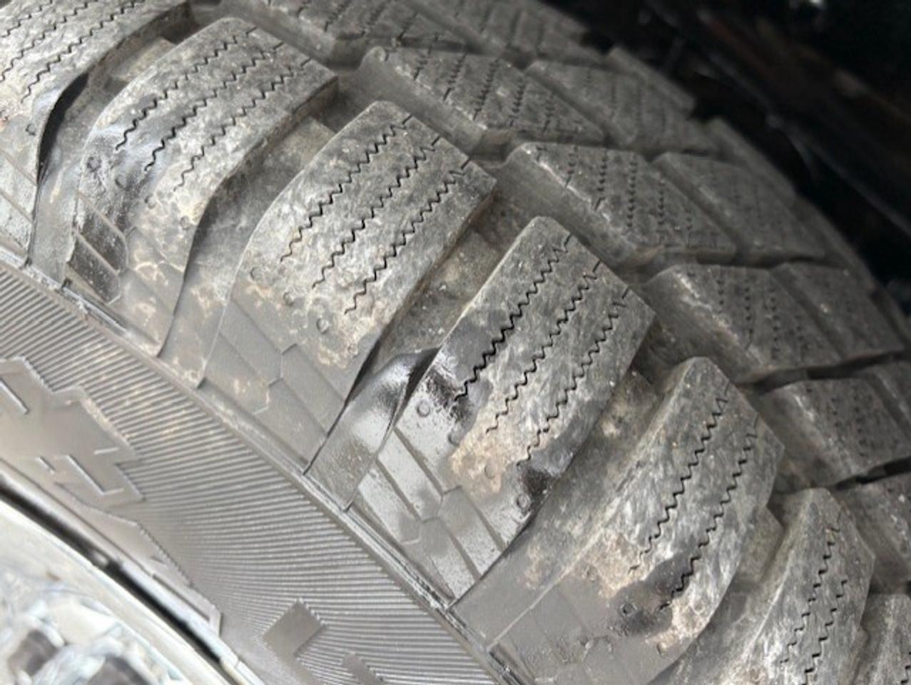 2012 Chevrolet Express Passenger 3500 **12 PASS-SLIDING DOOR-NEW BRAKES-CERTIFIED** Photo