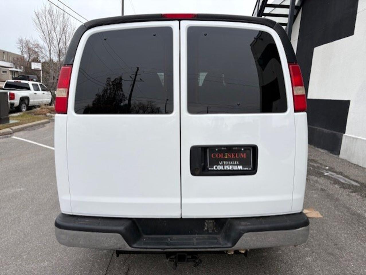 2012 Chevrolet Express Passenger 3500 **12 PASS-SLIDING DOOR-NEW BRAKES-CERTIFIED** Photo